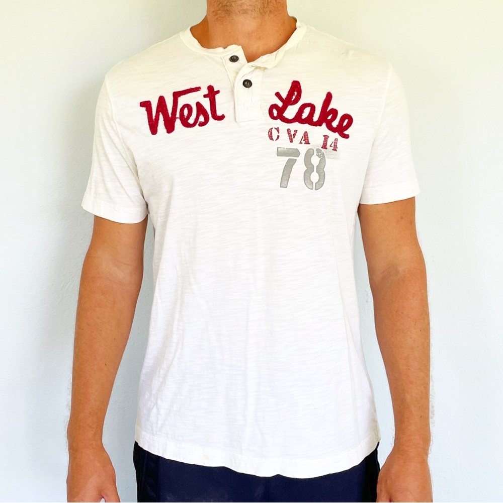 Urban Pipeline off-white embroidered West Lake cotton button tee size large